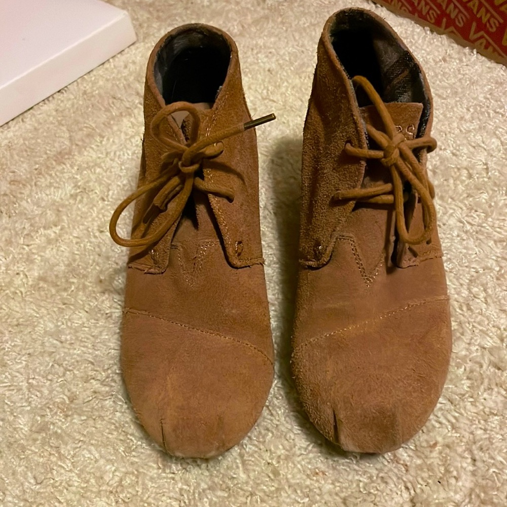 brown bobs